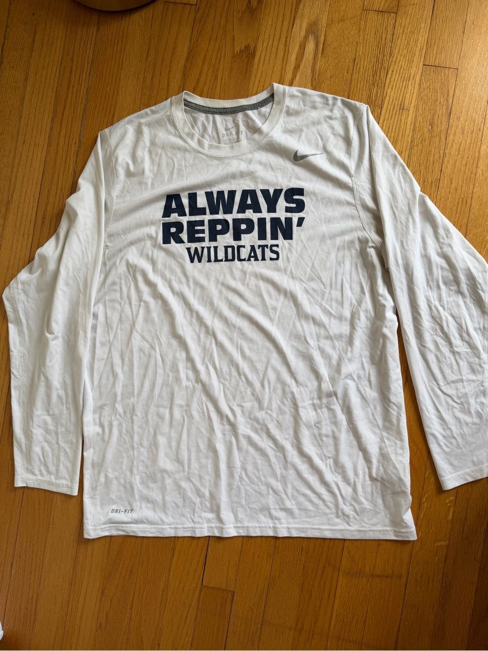 Nike Dri-Fit Villanova Wildcats "Always Reppin'"Long Sleeve Shirt Size XL